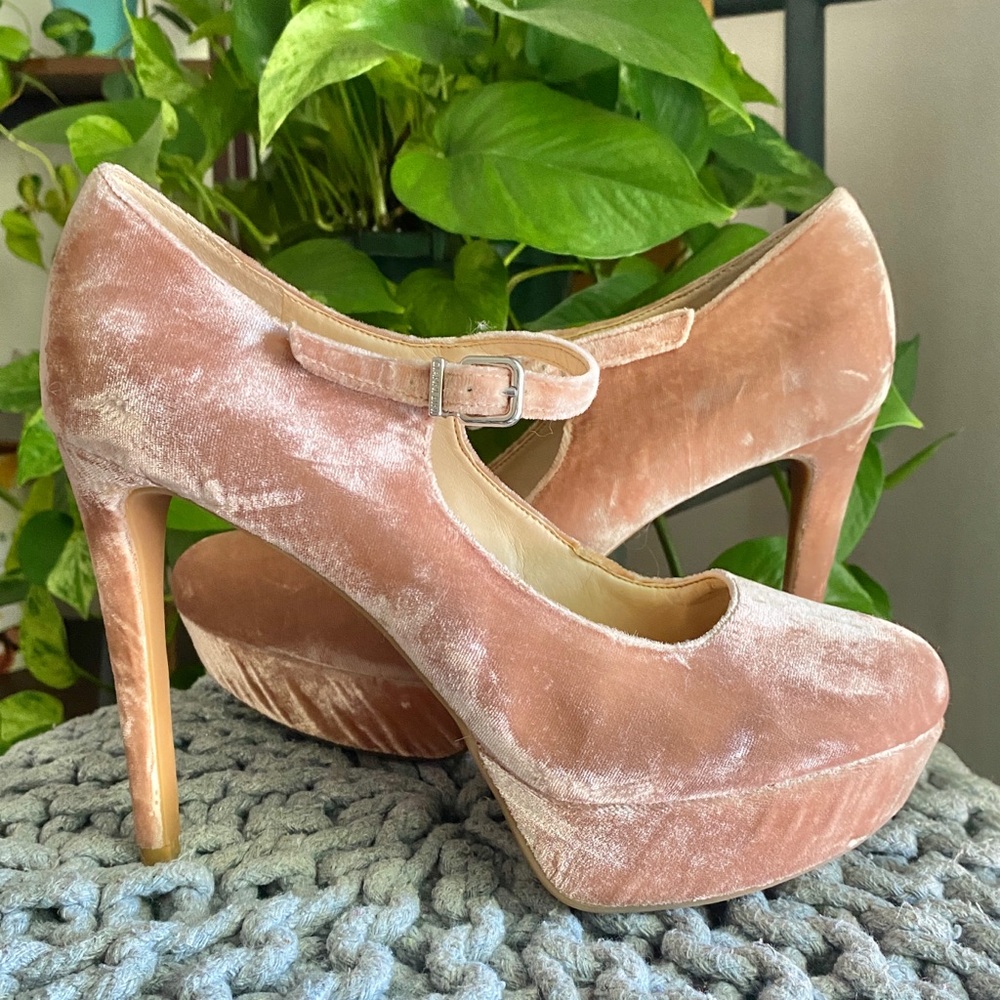 Blush Pink Velvet Platform Mary Janes Gianni Bini 9.5